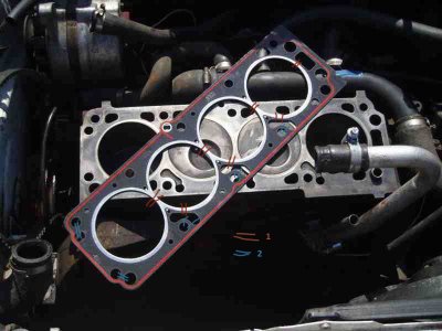 800px-Head_gasket_on_block copy.jpg
