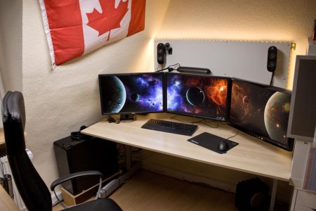 Desk.jpg