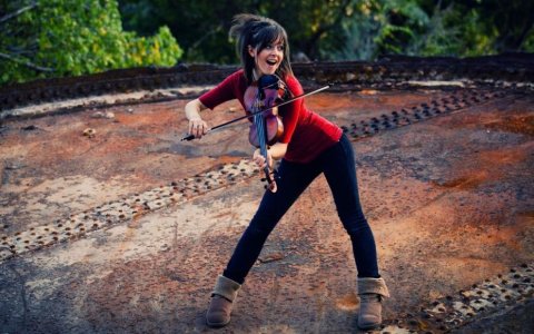 lindsey-stirling-hot-1680x1050.jpg