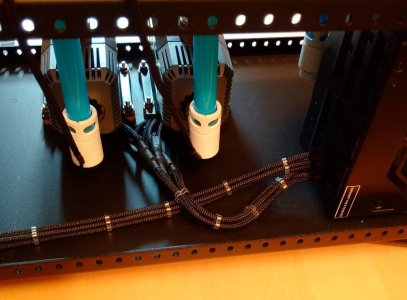 PSU_Pumps&HotSwapCables.JPG