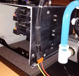 HotSwapBayPowerSocket.jpg